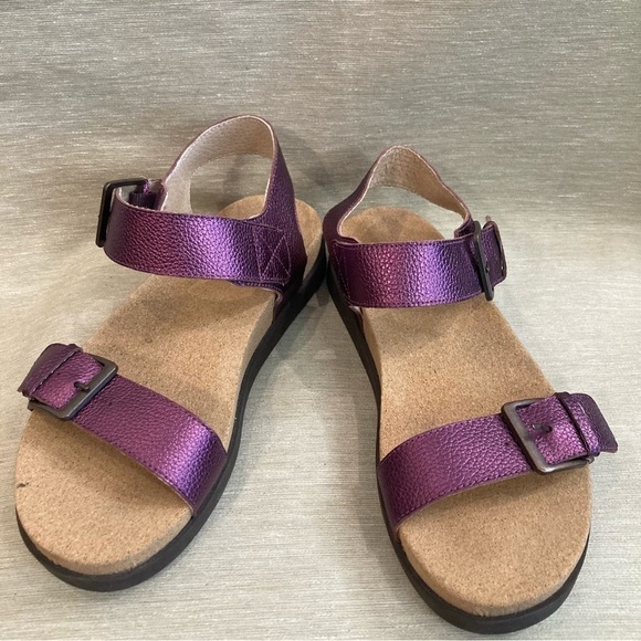REVITALIGN Sz 8  Excursion Sugar Plum Metallic Velcro Closure Comfort Sandals - Picture 1 of 11